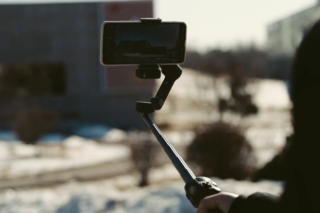 ie 7 Pro稳定器首发初体验！549元！大疆OSMO Mobl(图10)