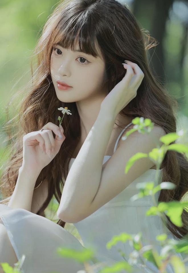 吮她的花蒂军人边走